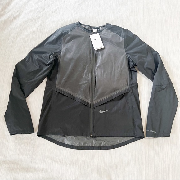 Nike Storm-FIT ADV Down-Fill Run Division Women's Black Running Jacket - Picture 2 of 16